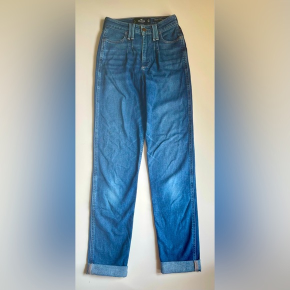 Hollister Ultra High-Rise Mom Jeans Vintage Stretch - Picture 2 of 10